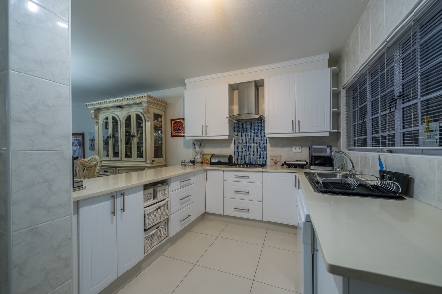 5 Bedroom Property for Sale in Bayview Western Cape
